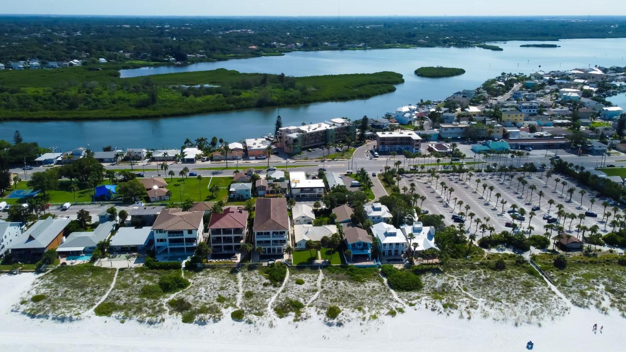 Carousel Suites -Redington Shores Buitenkant foto