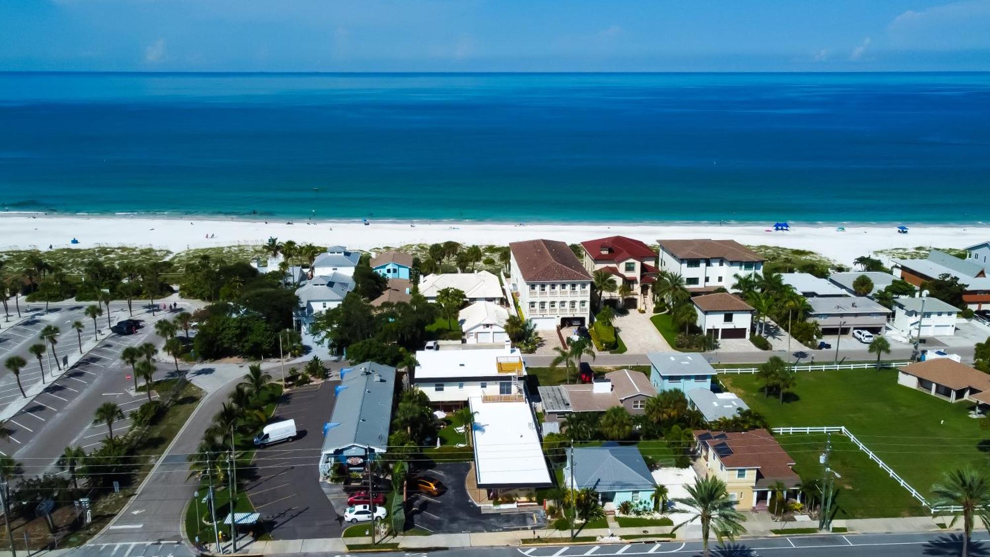 Carousel Suites -Redington Shores Buitenkant foto