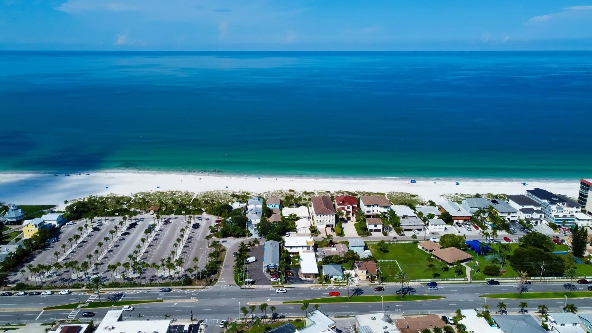 Carousel Suites -Redington Shores Buitenkant foto