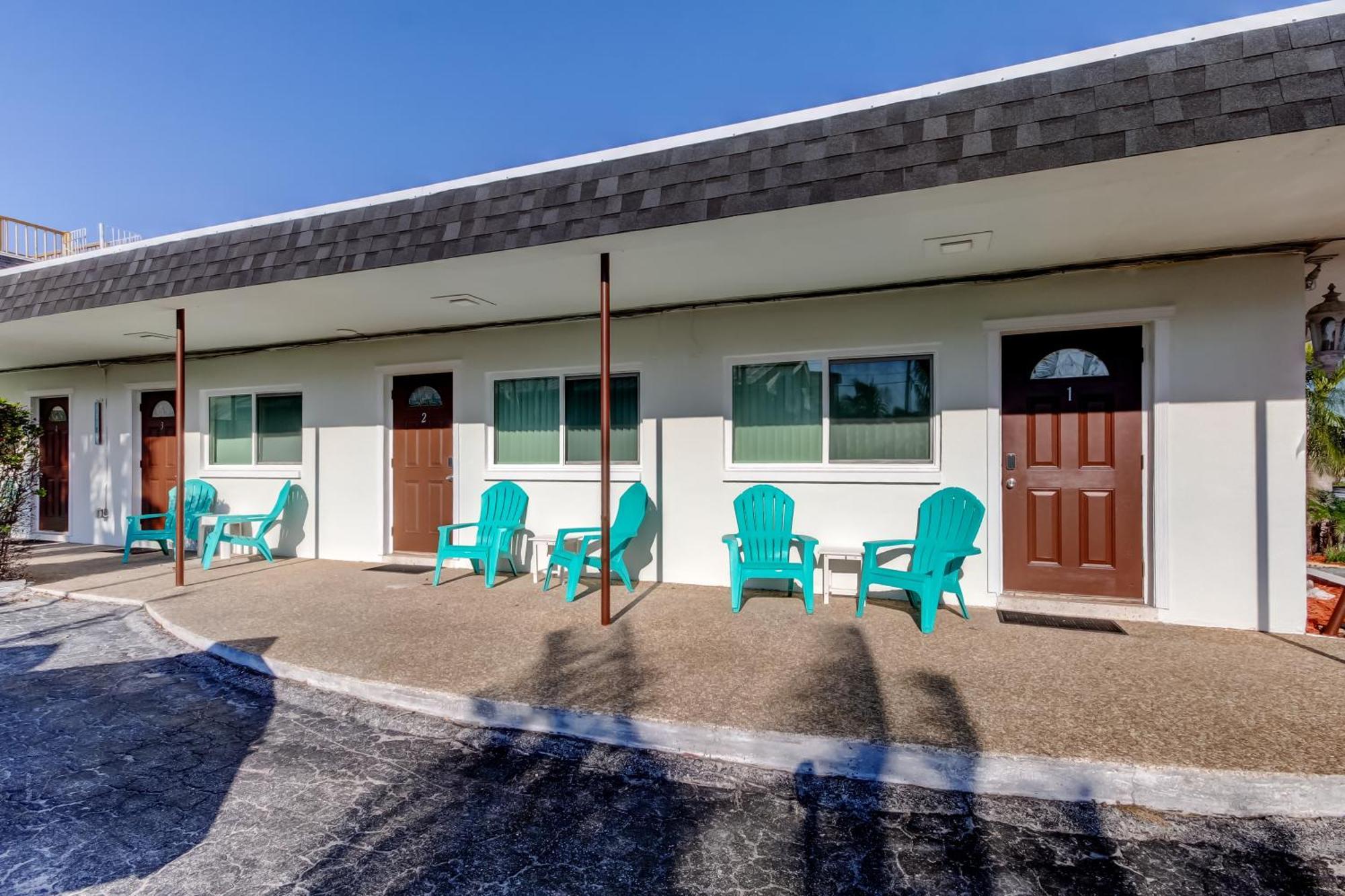Carousel Suites -Redington Shores Buitenkant foto